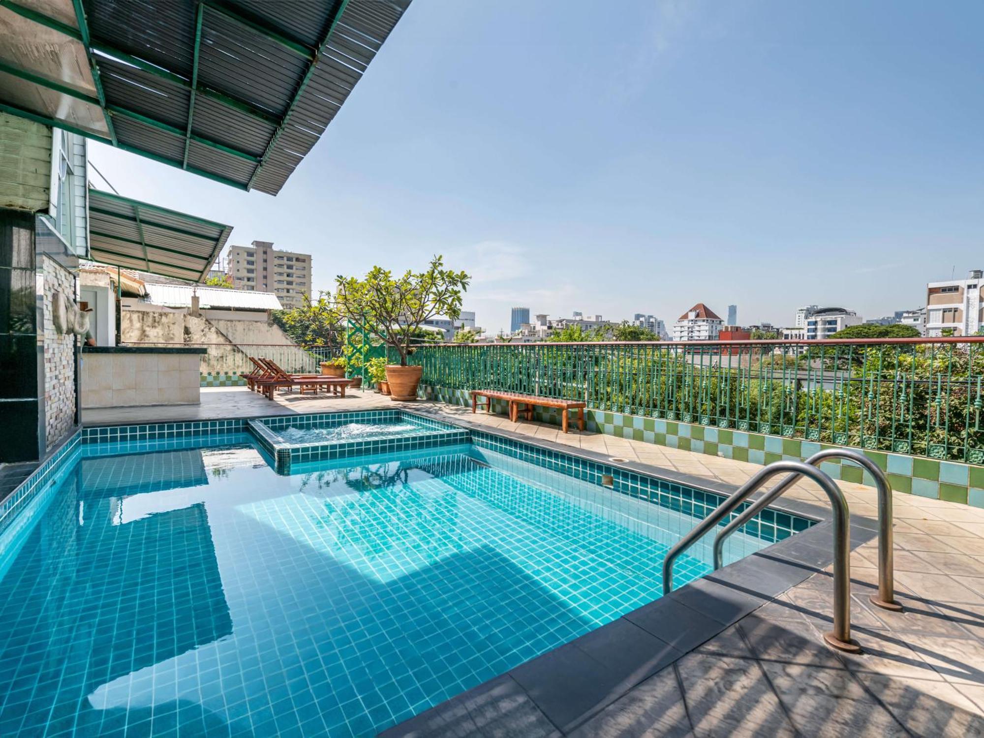 Royal Ivory Sukhumvit Nana Hotel Bangkok Luaran gambar